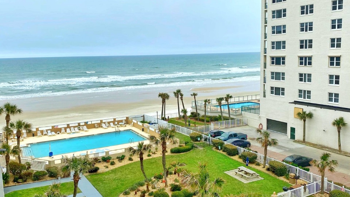 Daytona Beach Apartment | Castaways Resort Studios