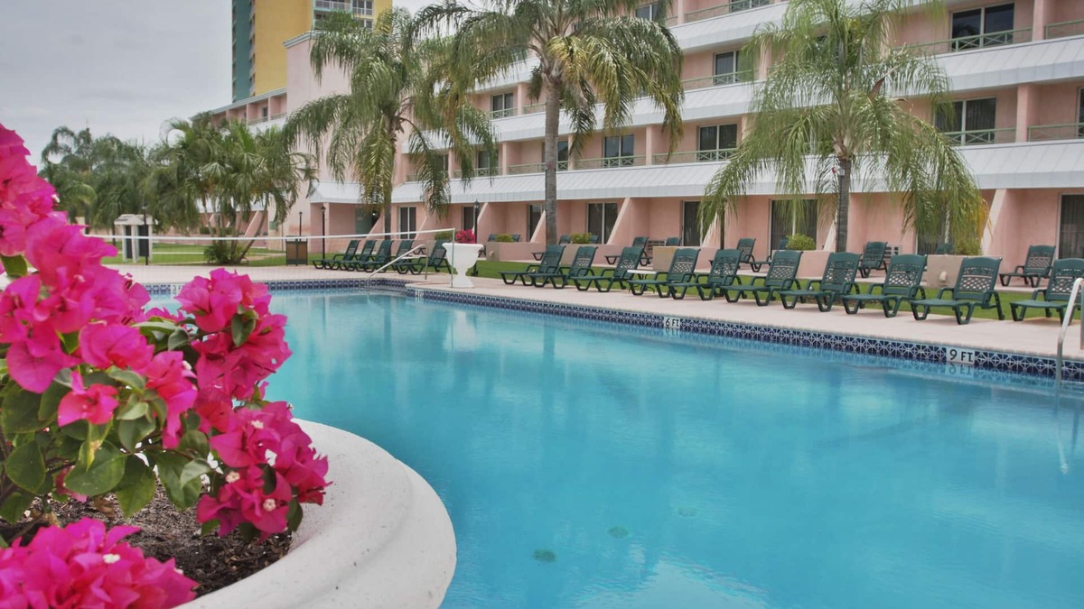 Sunrise Park Hotel | CASTAWAYS RESORT,GRAND BAHAMA, BAHAMAS. Home Away from Home