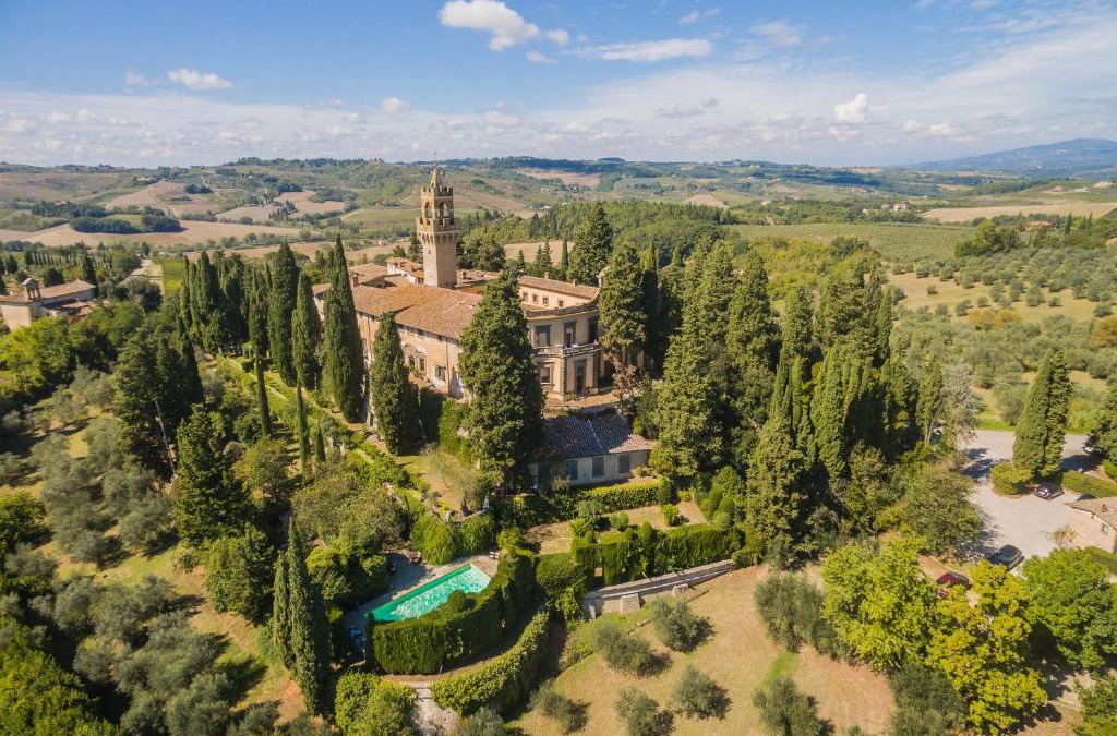 Montegufoni House | Castello di Montegufoni by PosarelliVillas