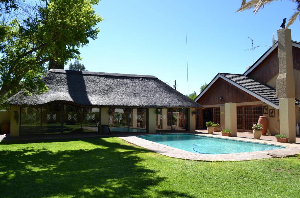 Vryburg Bed & Breakfast | Castello Guesthouse Vryburg