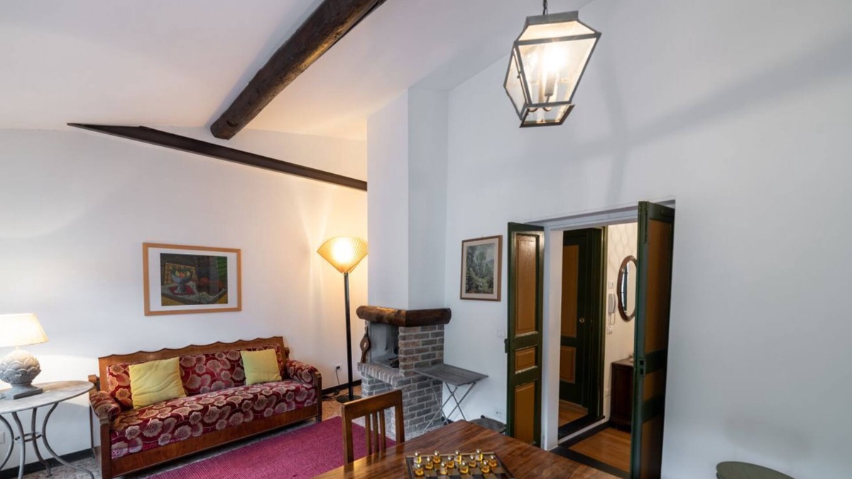 Castel Vittorio Apartment | Castelvittorio Medieval Getaway! Roomy Apt x6