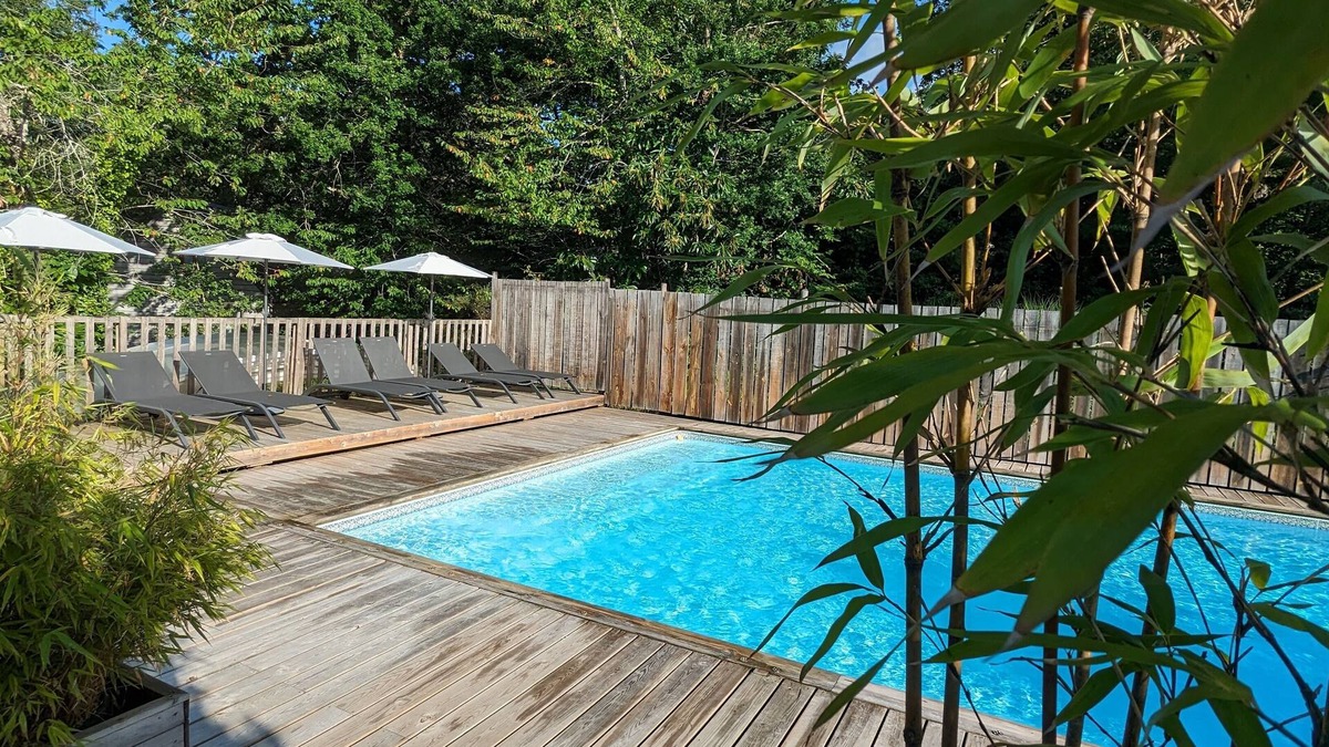 Biron Ski Chalet | Castelwood: comfortable ecological chalets with swimming pool in the Dordogne.