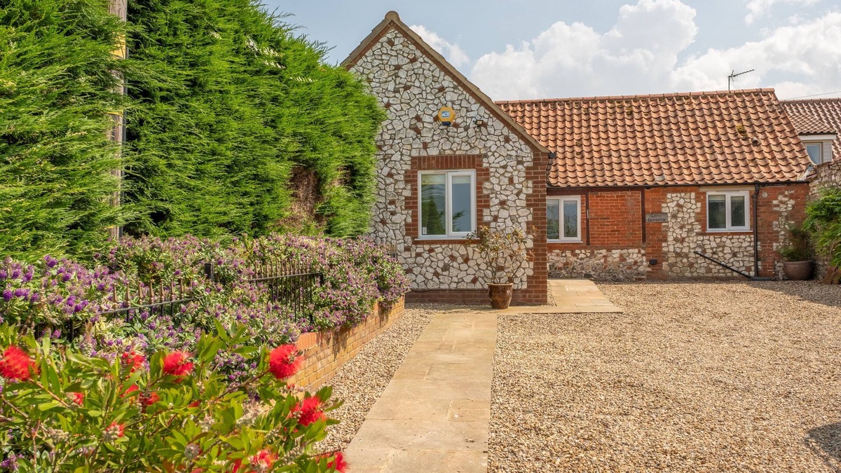 Thornham House | Castle Bungalow, Thornham, Norfolk