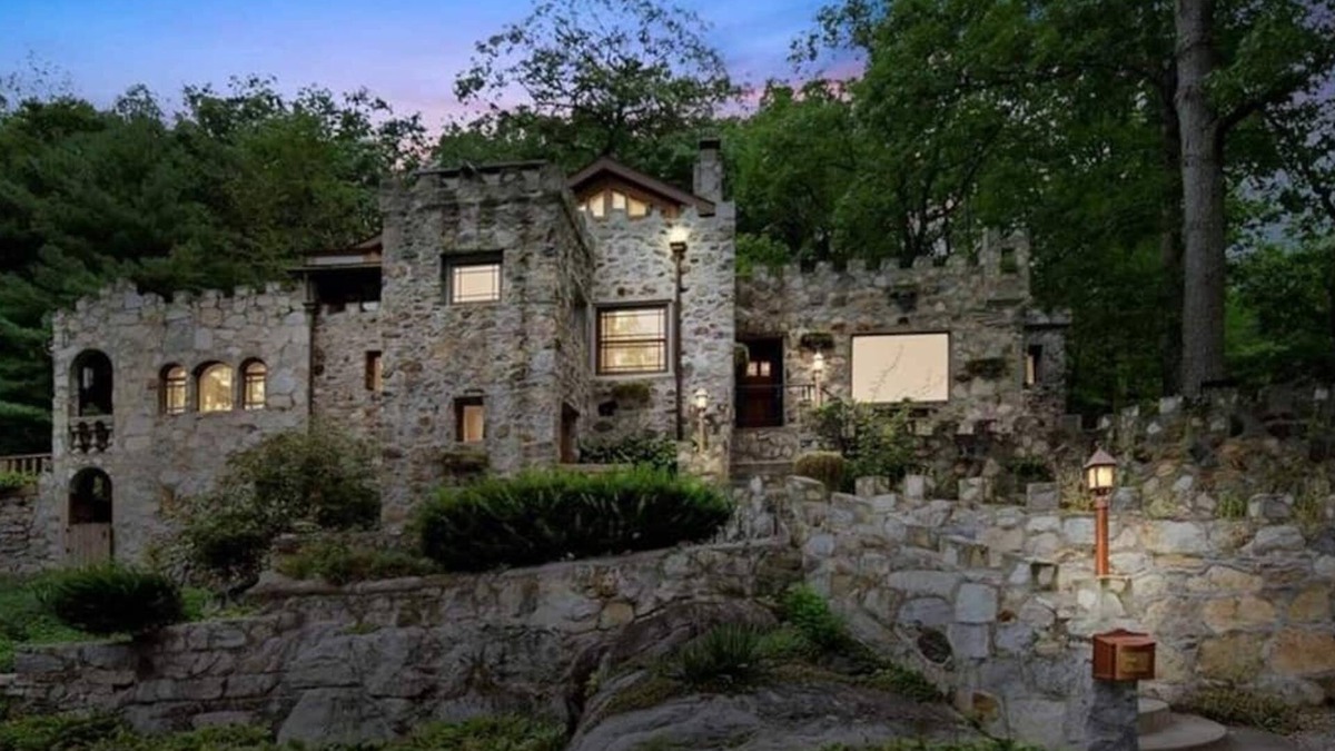 Lake Peekskill House | Castle by the Lake