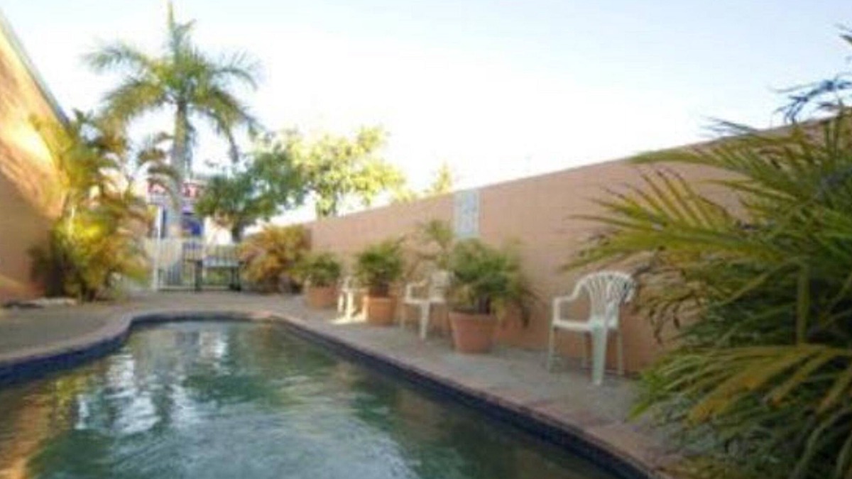 North Ward Hotel | Castle Crest Motel