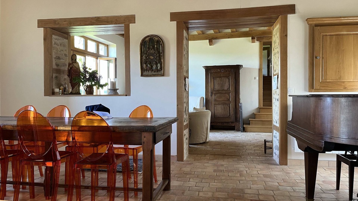 Saint-Martin-du-Puy Cottage | Castle Heights