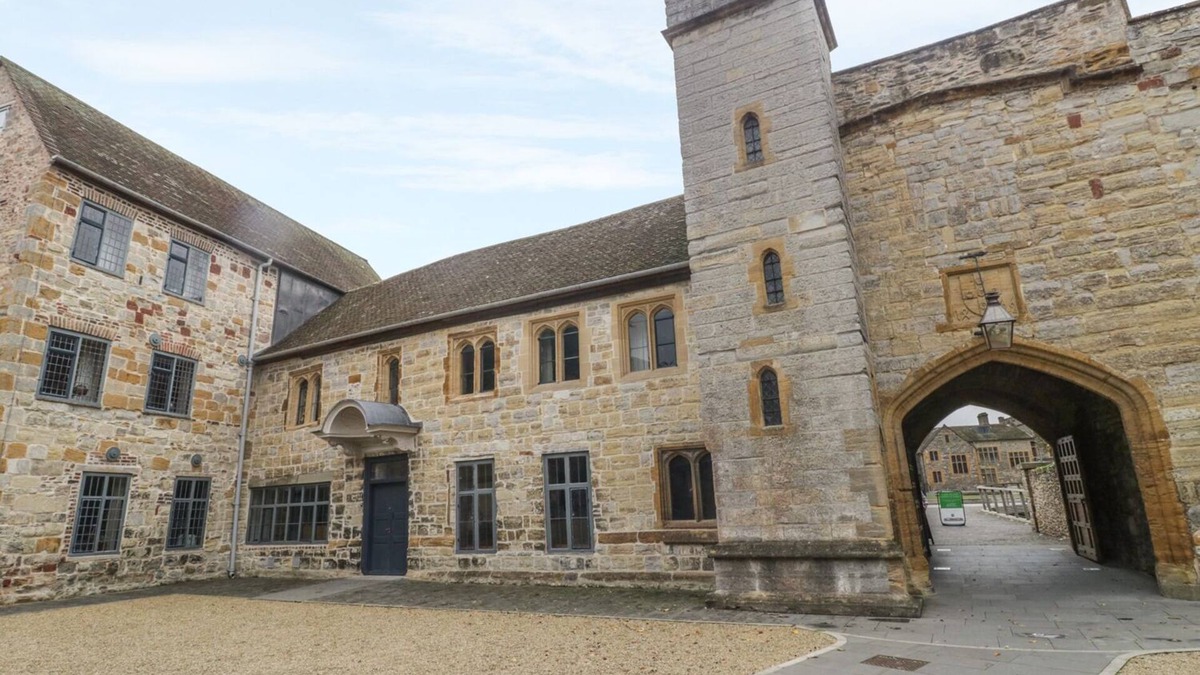 Taunton Cottage | CASTLE HOUSE, family friendly in Taunton