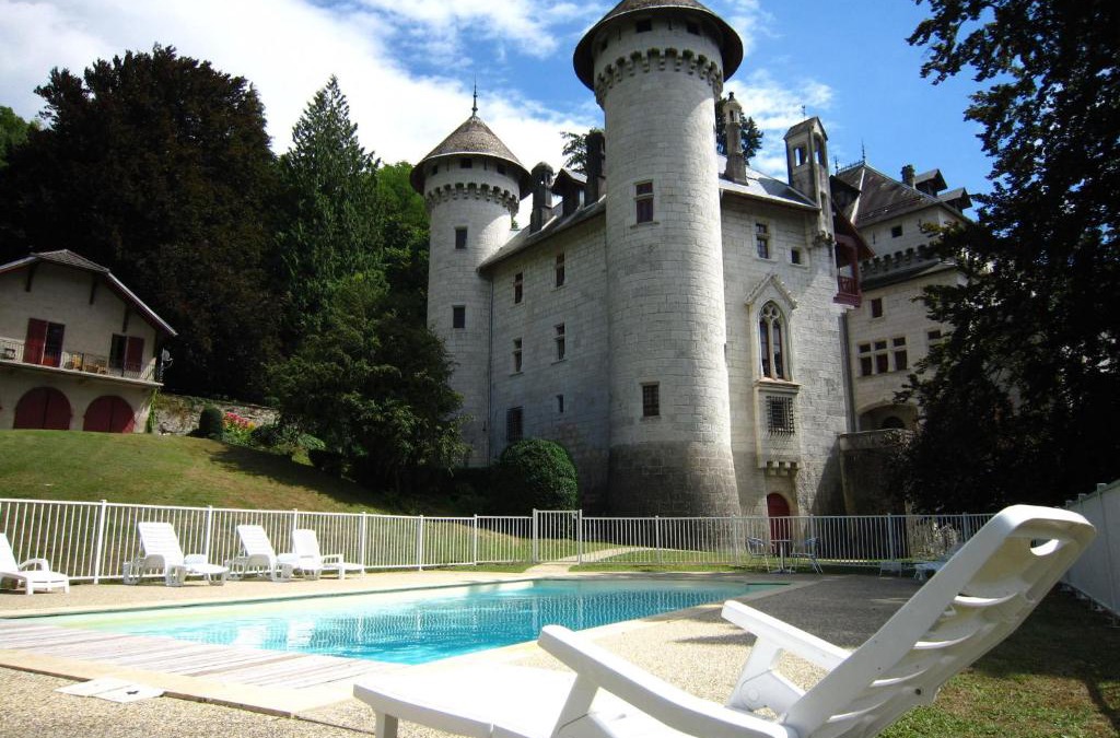 Serrieres-en-Chautagne House | Castle in Serri res en Chautagne with terrace