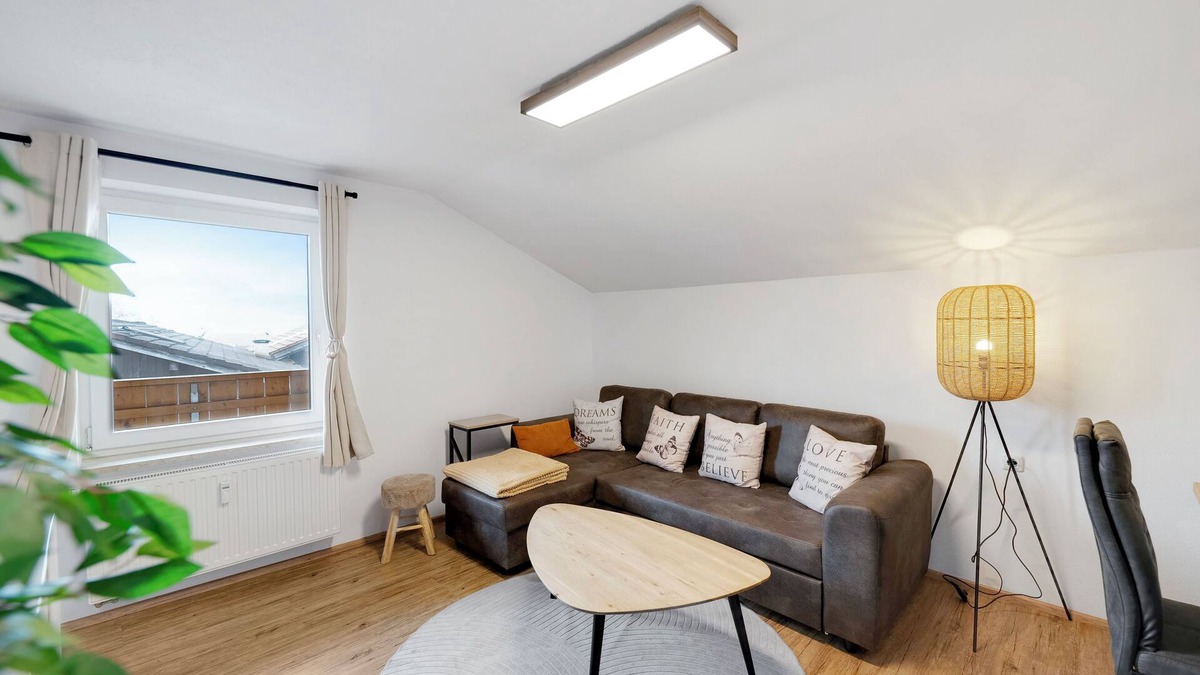 Buching Apartment | Castle, lake and mountain view