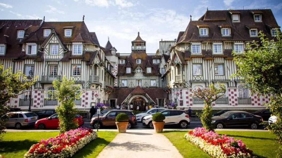 Fontenay Other | Castle life, 10 km from the sea