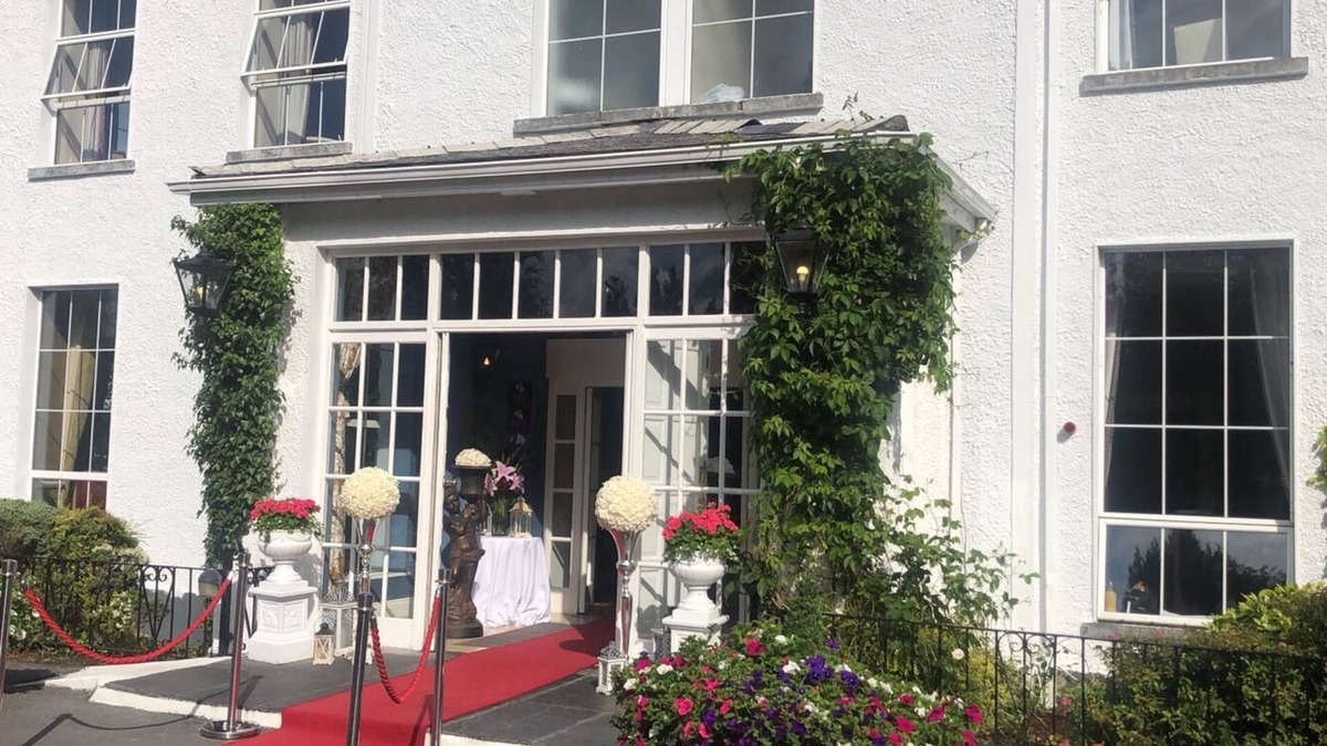 Chapel Hill Hotel | Castle Oaks House Hotel