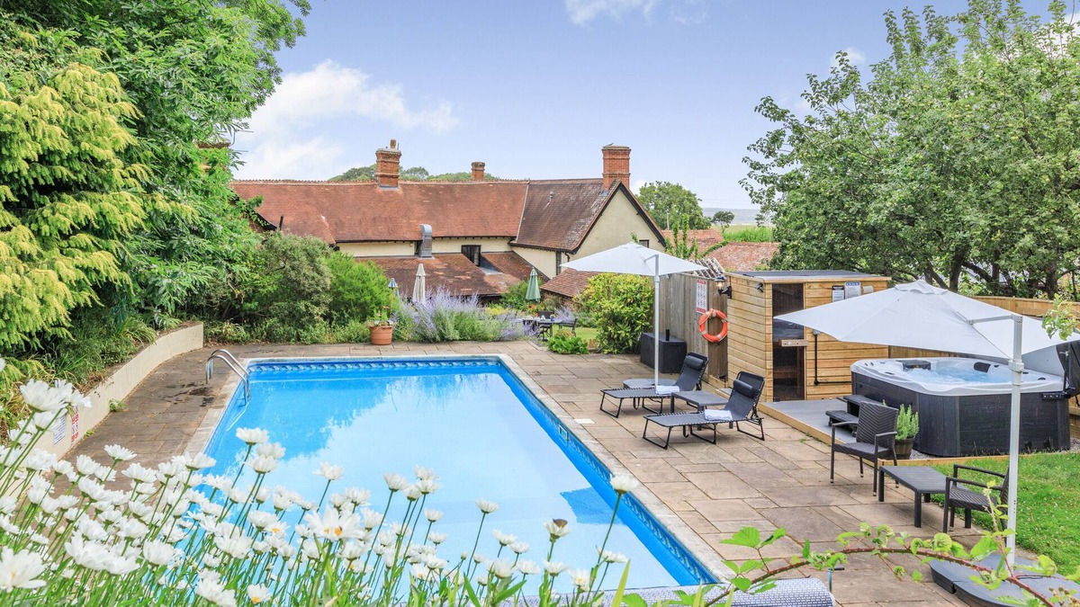 Nether Stowey House | Castle of Comfort - Nine Bedroom House, Sleeps 18