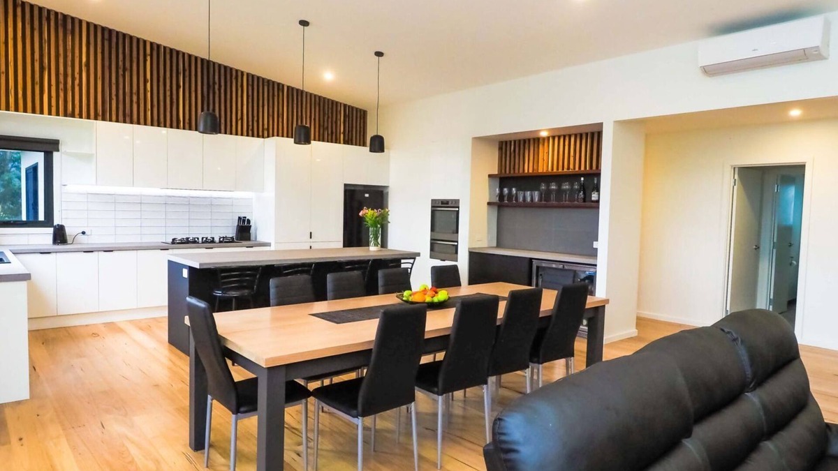 Marysville House | CASTLE ON THE HILL - Beautiful Mountain Views