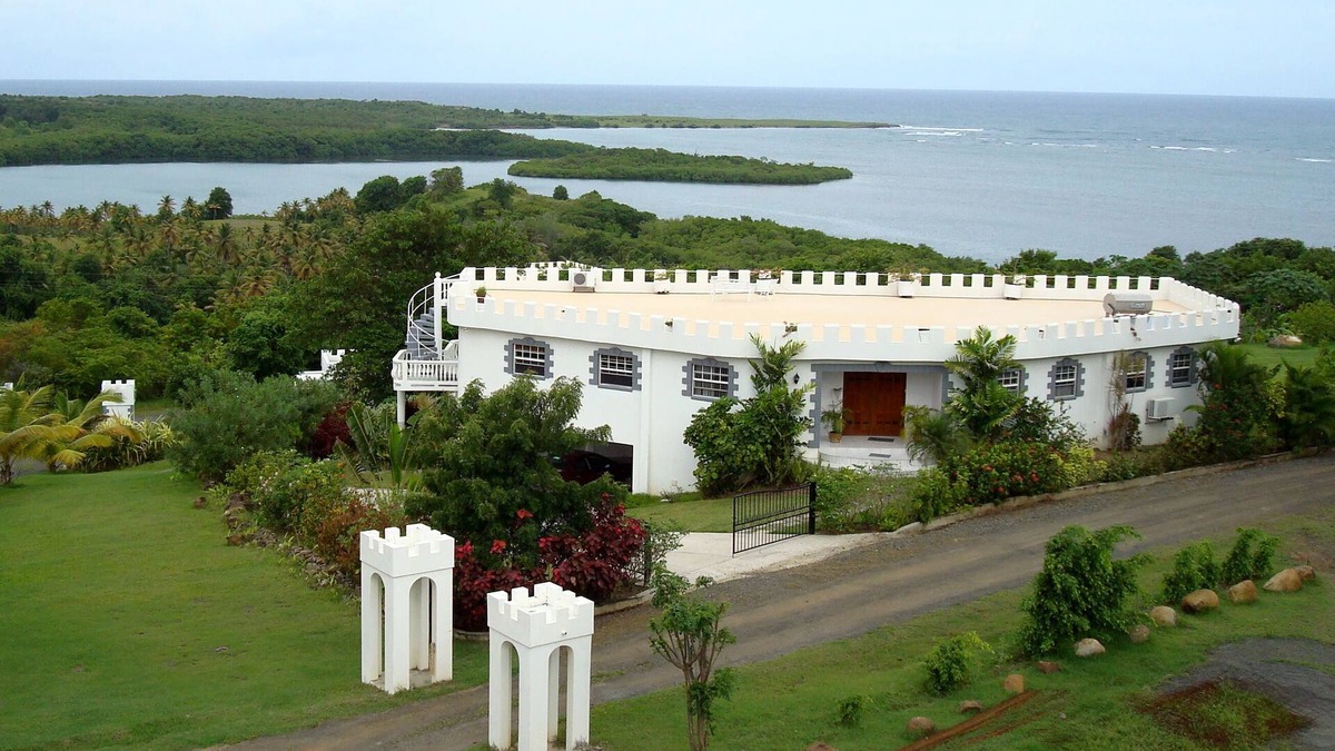 Savannes Villa | 'Castle on the Sea': Executive Villa, 3 BR - W/Sh. Pool