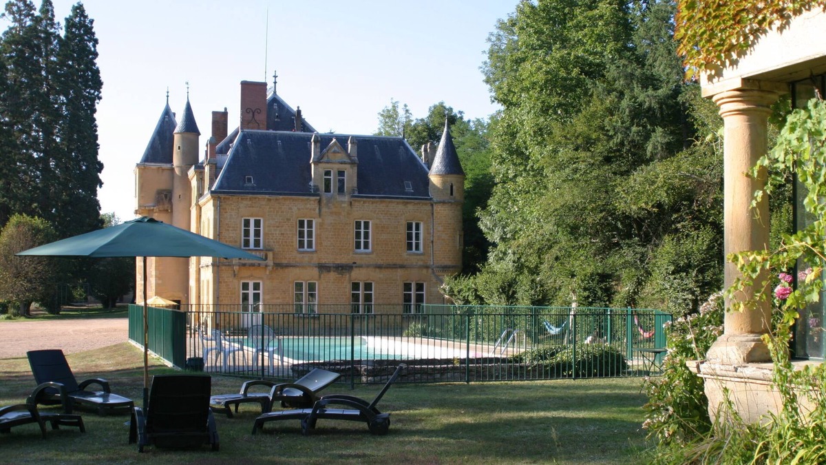 Varenne-Saint-Germain Other | Castle -private swimming pool - possibility 32 persons (dependances up to 12