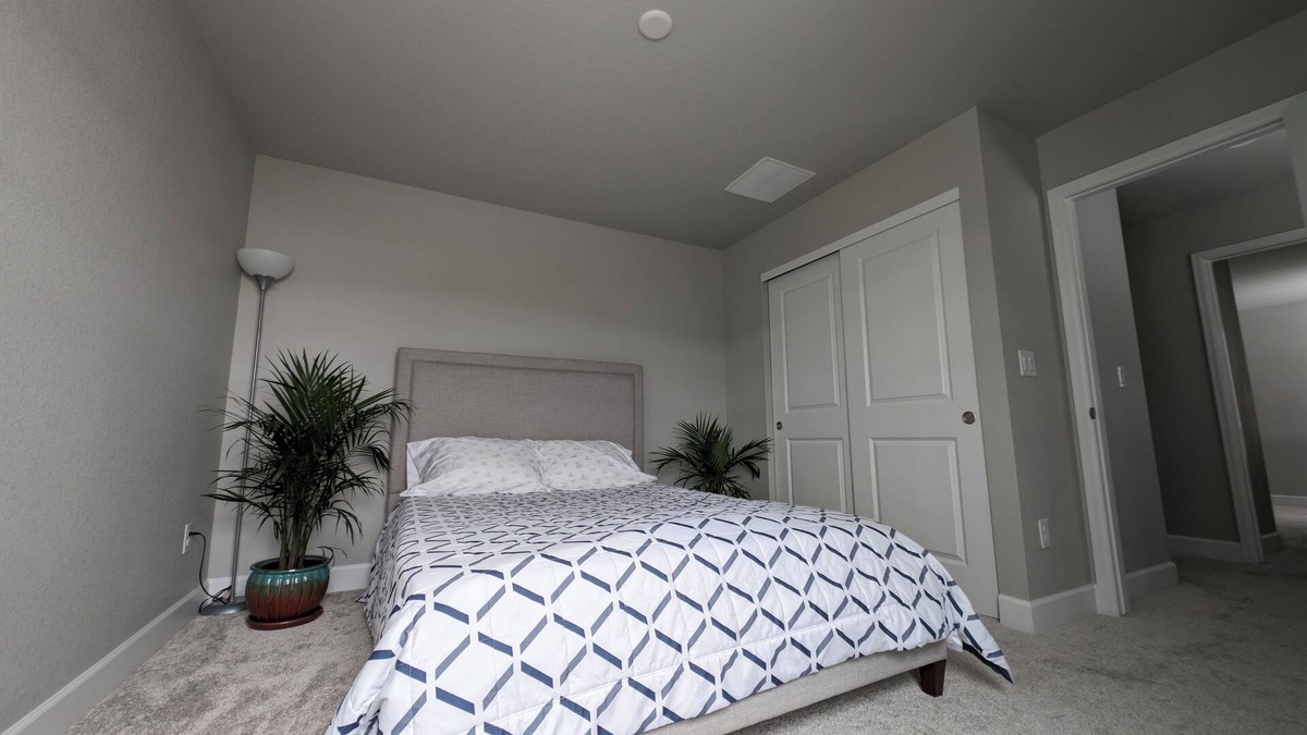 Castle Rock Apartment | Castle Rock's DEN, a cozy private room in the ridge of Castle Rock House.