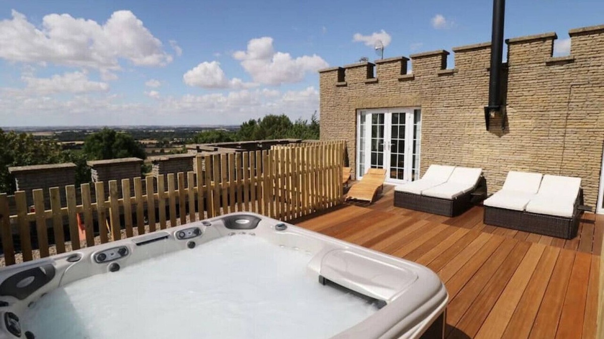 Nettleton House | Castle Top - Retreat