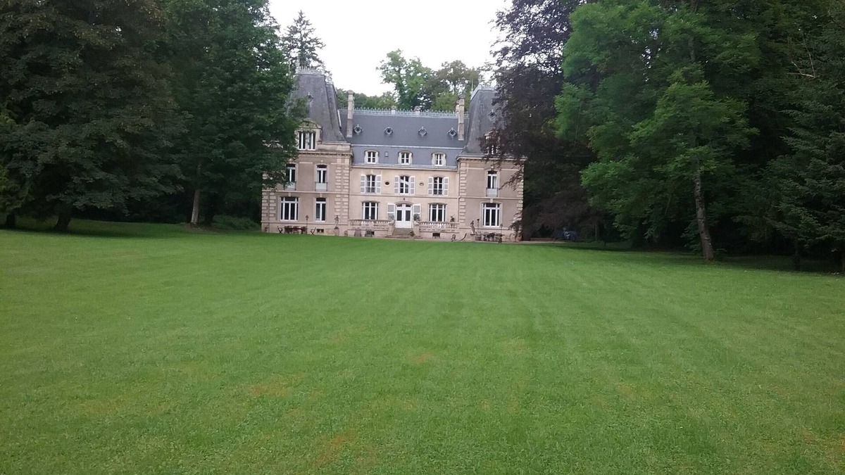 Nantois Other | Castle vacation in France (275sqm) 7.5 hectares of park, pool, romantic river