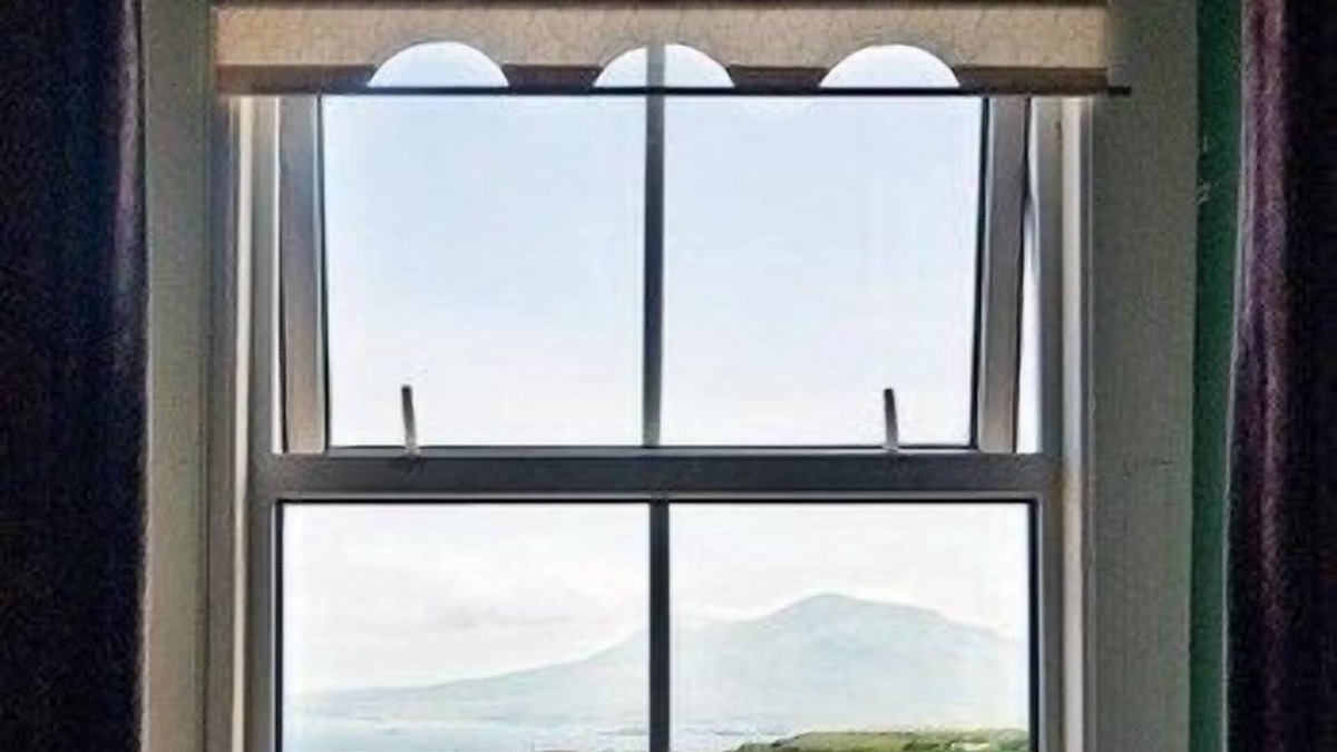 Tully Bed & Breakfast | Castlehouse B&B