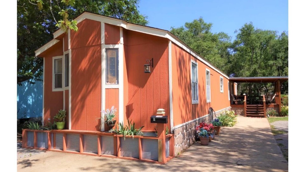 Waynoka House | Casual Comfort for Duners, Hunters, and Normal Folks