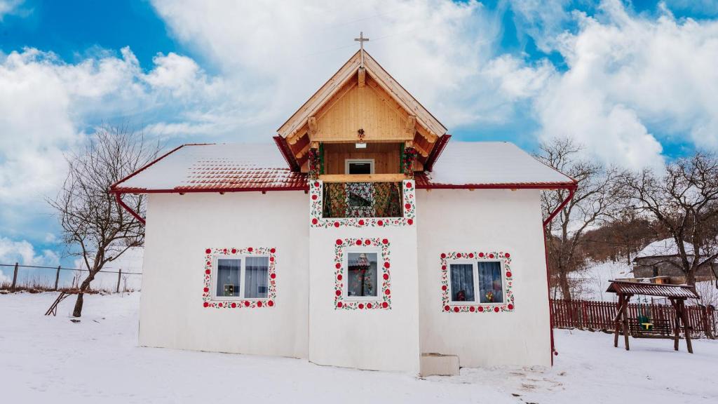 Vilcele House | CASUTA CU FLORI