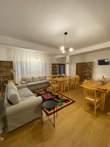 Balta House | Casuta de la Munte