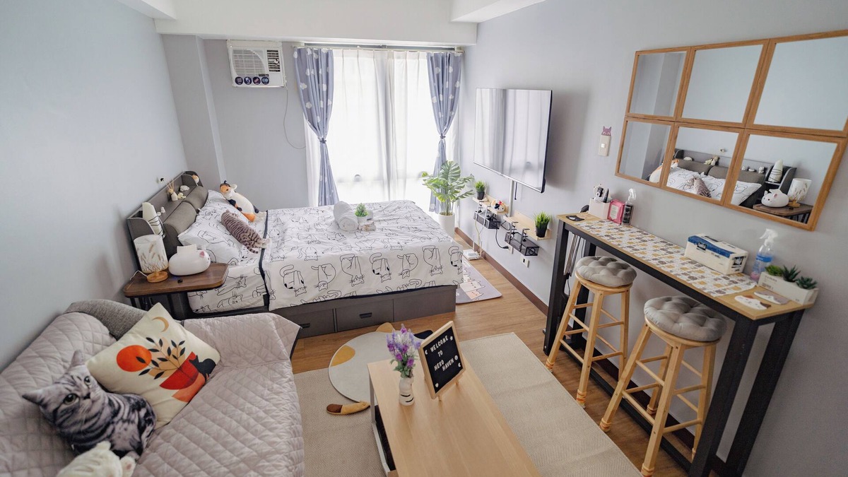 Malamig Condo | Cat Themed Room at a Condo in Manila, 10 Minute walk to the MRT Station