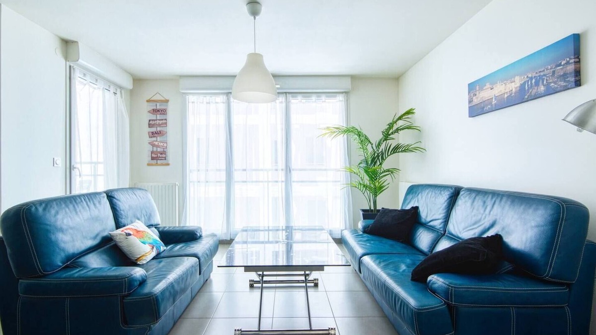 Saint-Lambert Apartment | CATALANS · Super T2 Climatisé avec Balcon à pied p
