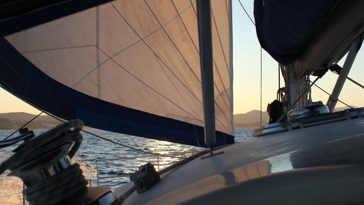 Ornos Boat Rental | Catamaran with skipper and hostess Cyclades