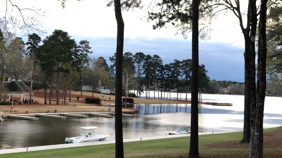 Lake Oconee Condo | Catch a Good Time