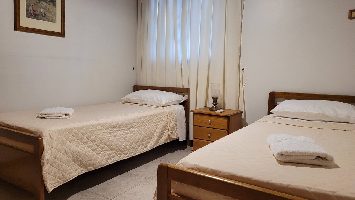 Las Heras House | Category house near the center and Gral San Martin park