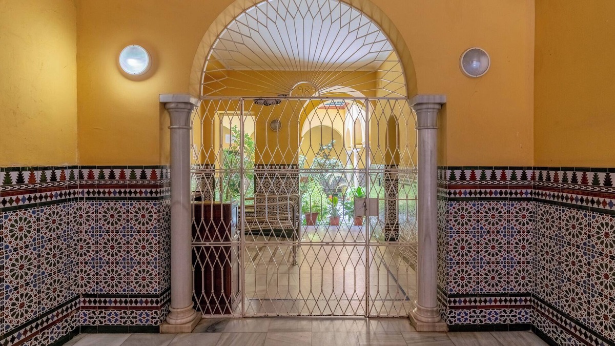 Santa Cruz Apartment | Cathedral PentHouse