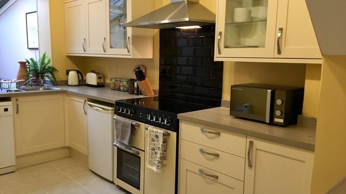 Salisbury House | Cathedral view, stunning 3 bedroom townhouse