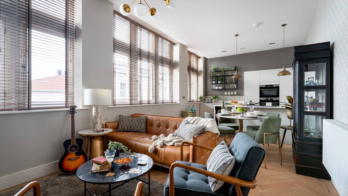 Exeter Apartment | Cathedral Yard - Art deco luxury, city centre
