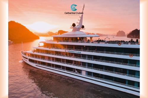 Bai Chay Boat Rental | Catherine Cruises Ha Long Bay