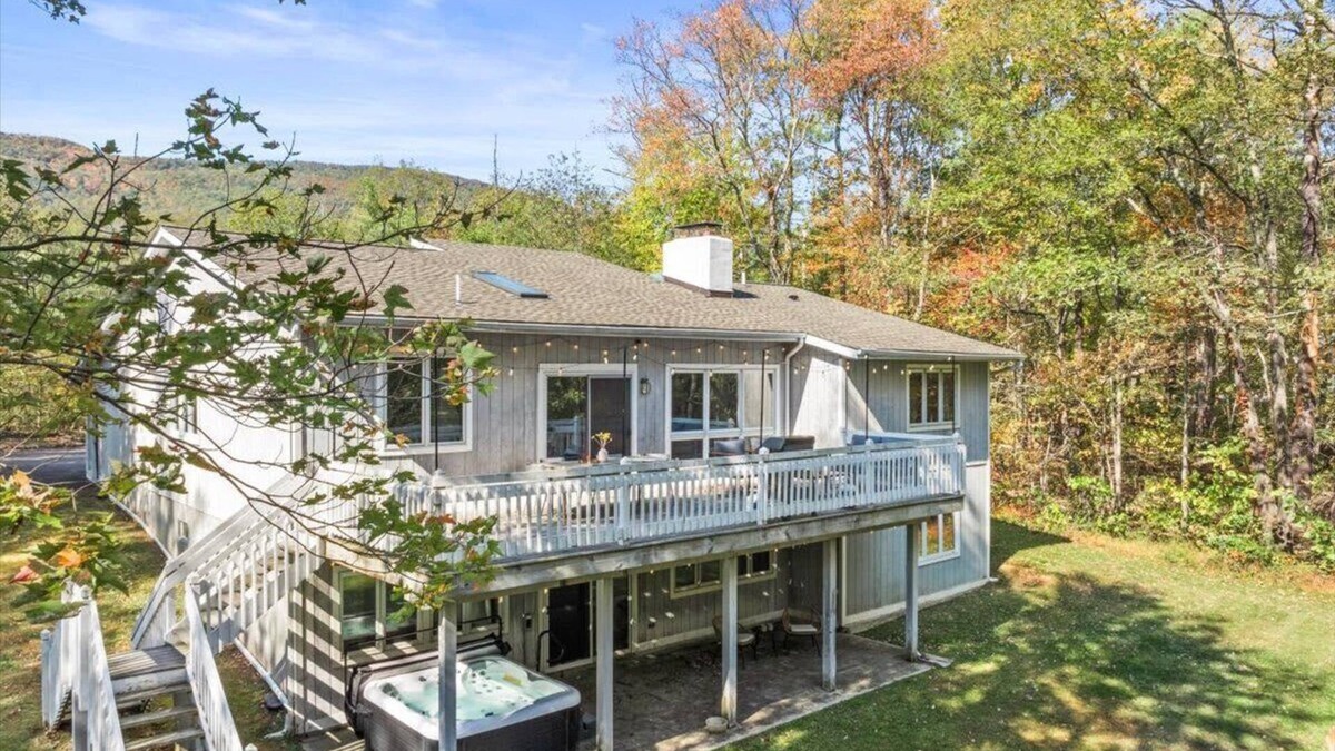 Palenville House | Catskill Retreat with Hot Tub and Fire Pit
