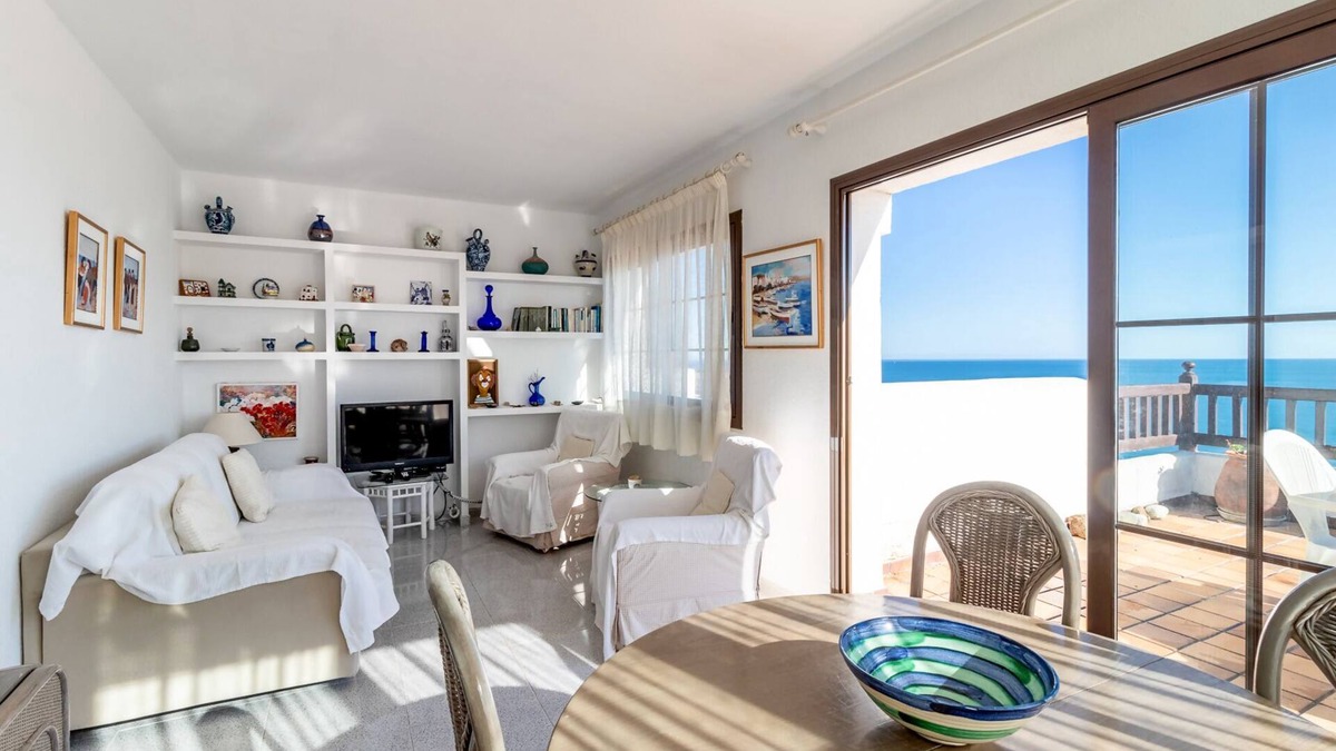 Llanca Apartment | Cau del Llop 77 Apartment with terrace and views