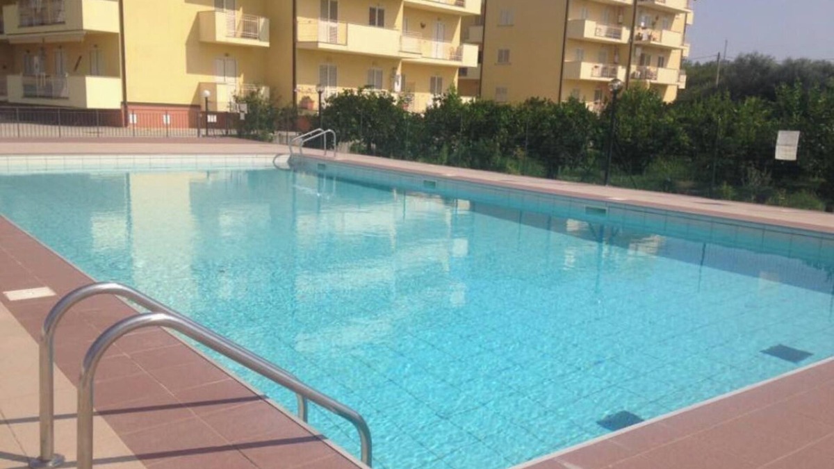 Marina di Caulonia Apartment | Caulonia Marina apartment with AC & swimming pool only 5 minutes to the beach!