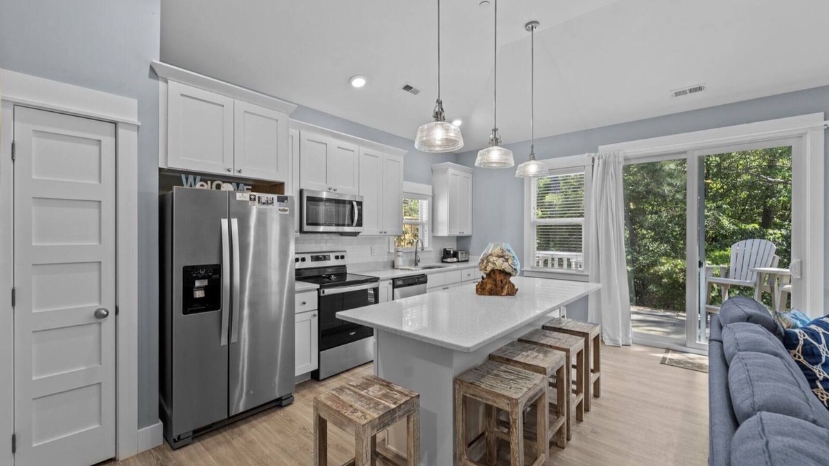 Whalehead Beach Condo | Cavalier Cottage Single Level Condo Mins to Beach