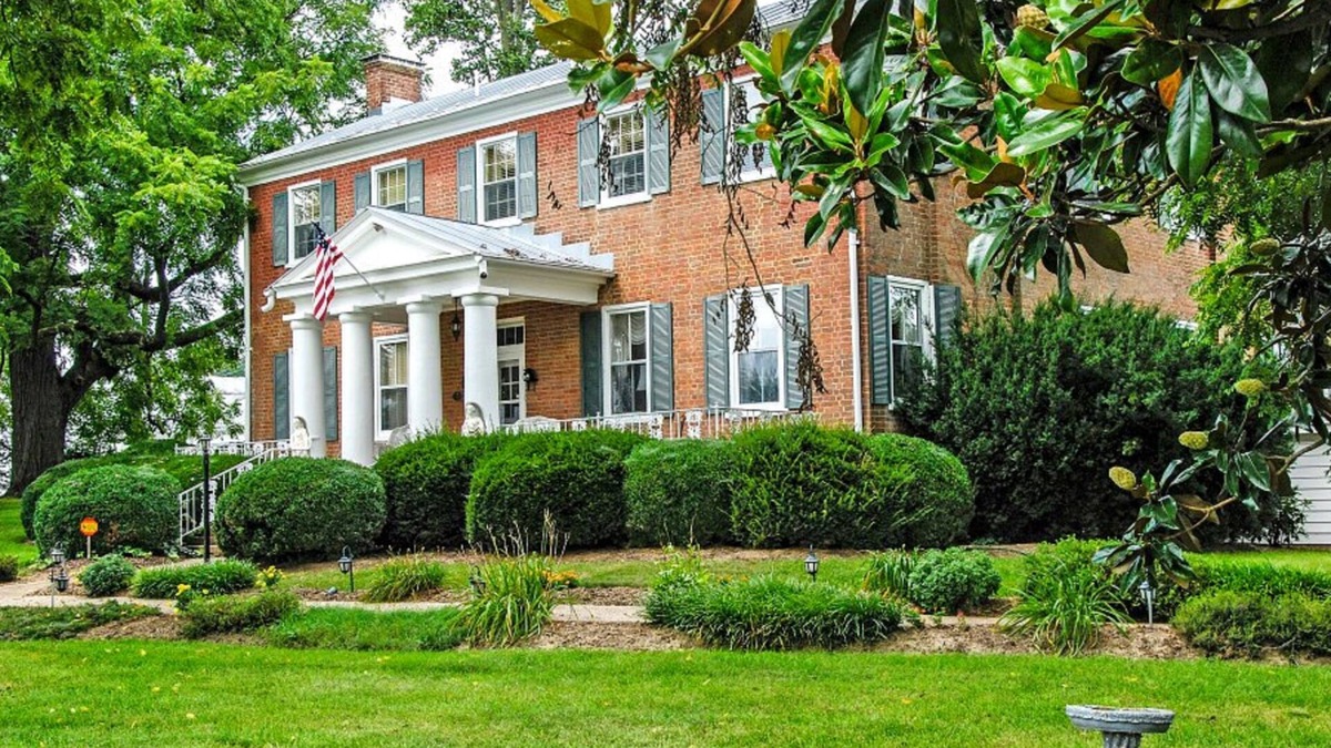 McGaheysville Bed & Breakfast | Cave Hill Farm Bed & Breakfast