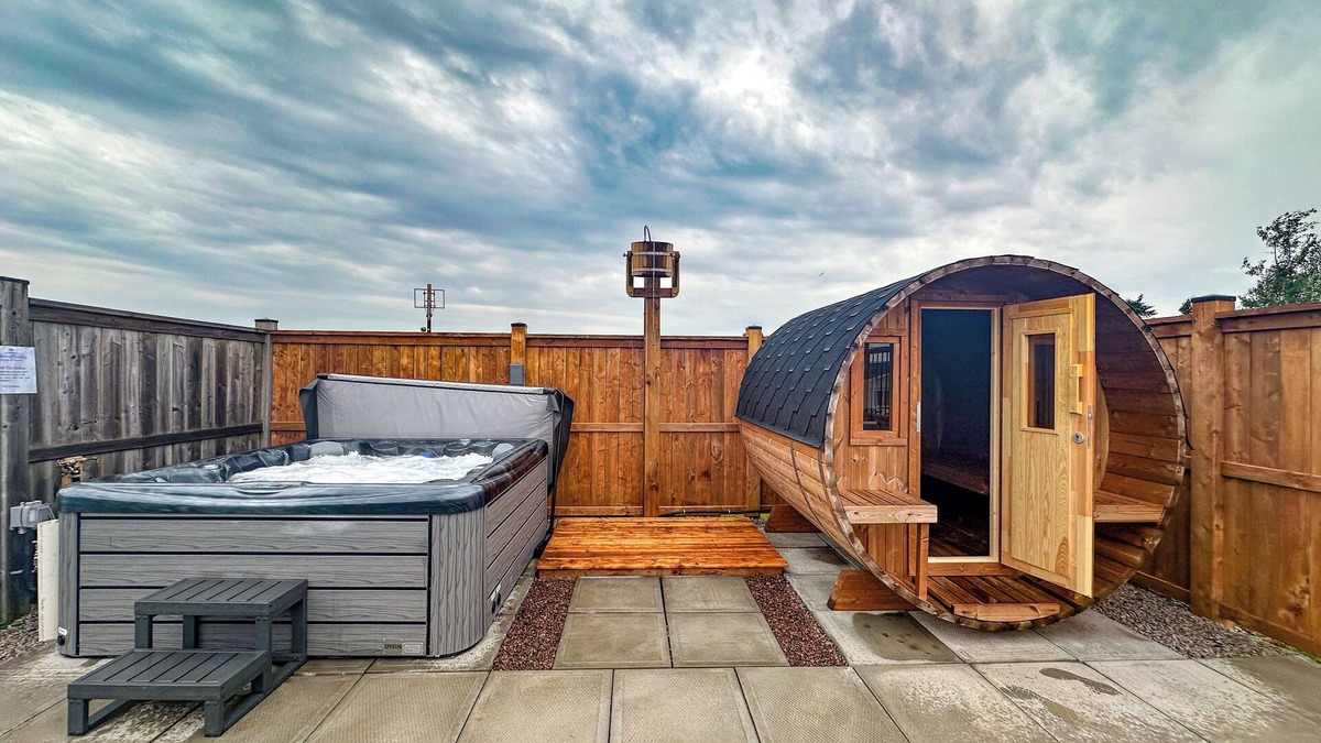 Cavendish Cottage | Cavendish Bosom Buddies Cottage Resort