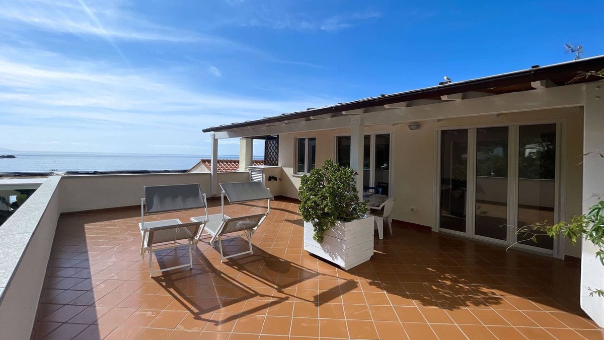 Cavoli Apartment | Cavoli beach, a few steps from the wonderful sea!