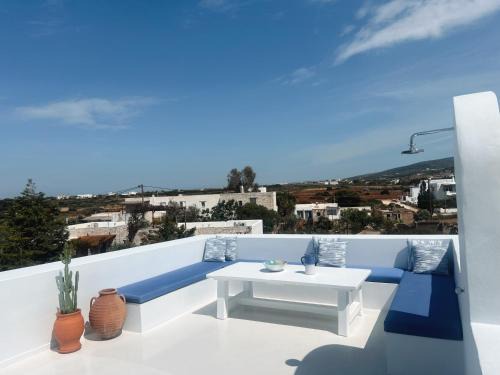 Aliki Apartment | Cavos Paros Boho Chic sea-view apartment in Aliki, Paros