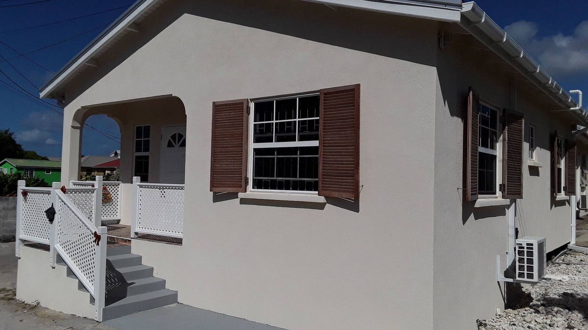 Silver Sands House | Cay Cape - Newly Build Air Conditioned Bungalow near Silver Sands Beach
