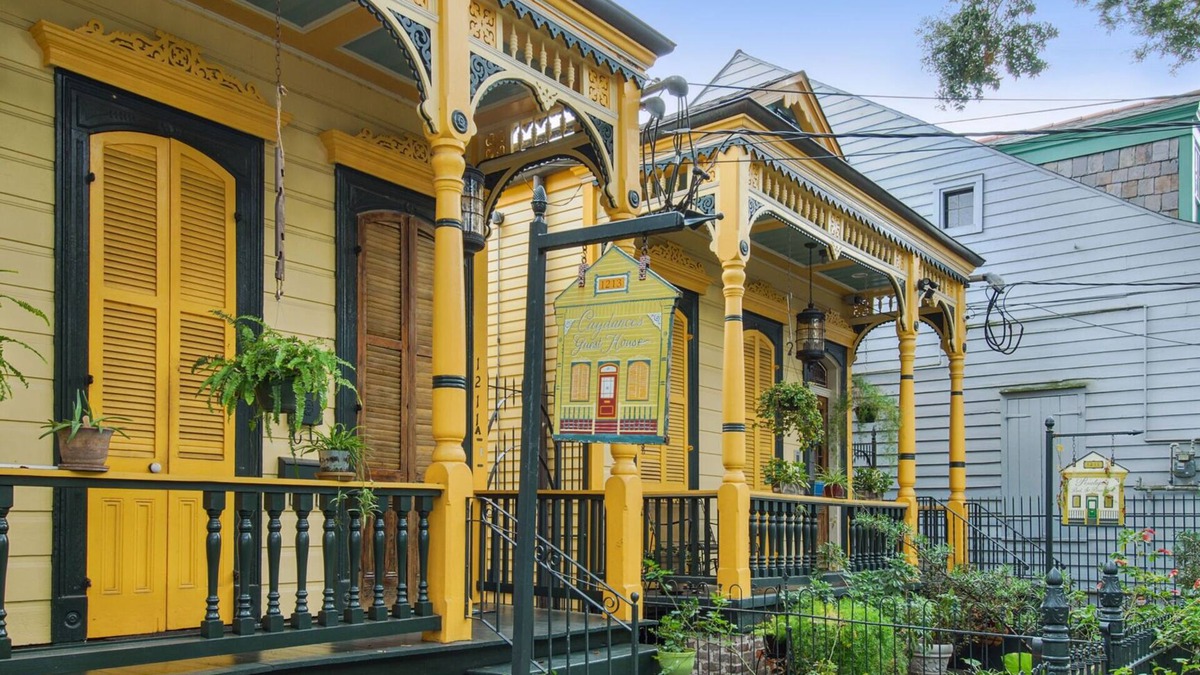 French Quarter Bed & Breakfast | Caydance's Guesthouse Suite at Penelope B&B/Treme French Qtrs