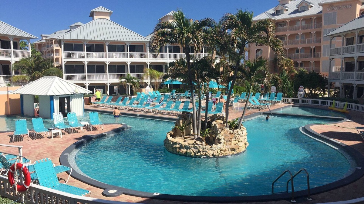 Colliers Bay Resort | Cayman Islands Oceanfront 2 Bedroom Suite