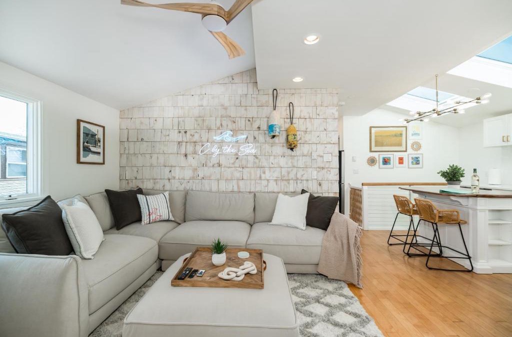 Gloucester Apartment | CbytheSea - Ocean View Penthouse