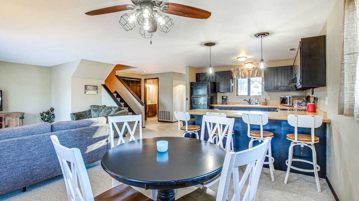 Cecil House | Cecil Vacation Rental: Walk to Shawano Lake!