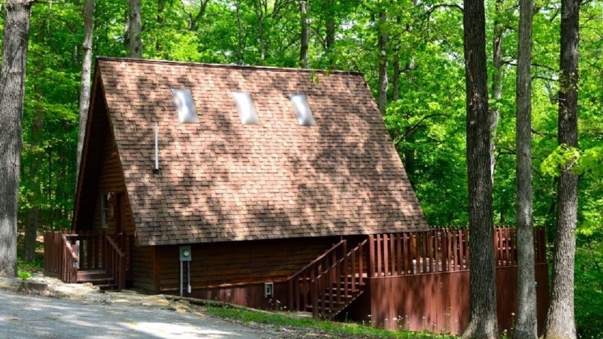 Eckerty Ski Chalet | Cedar A Frame Cabin 6 with HOT TUB on Patoka Lake in Southern Indiana