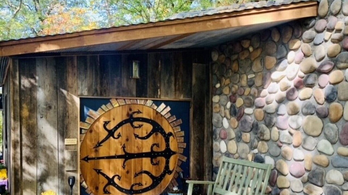 Fayetteville House | Cedar Bluff Hobbit House - Lake View, 3 private gated acres